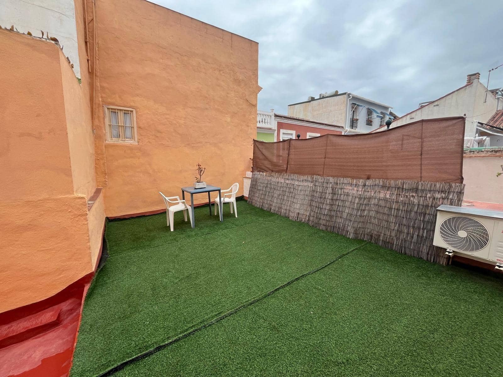 1 sypialnia Bungalow do wynajęcia w Miasto Malaga - 870 € (Ref: 9712150)