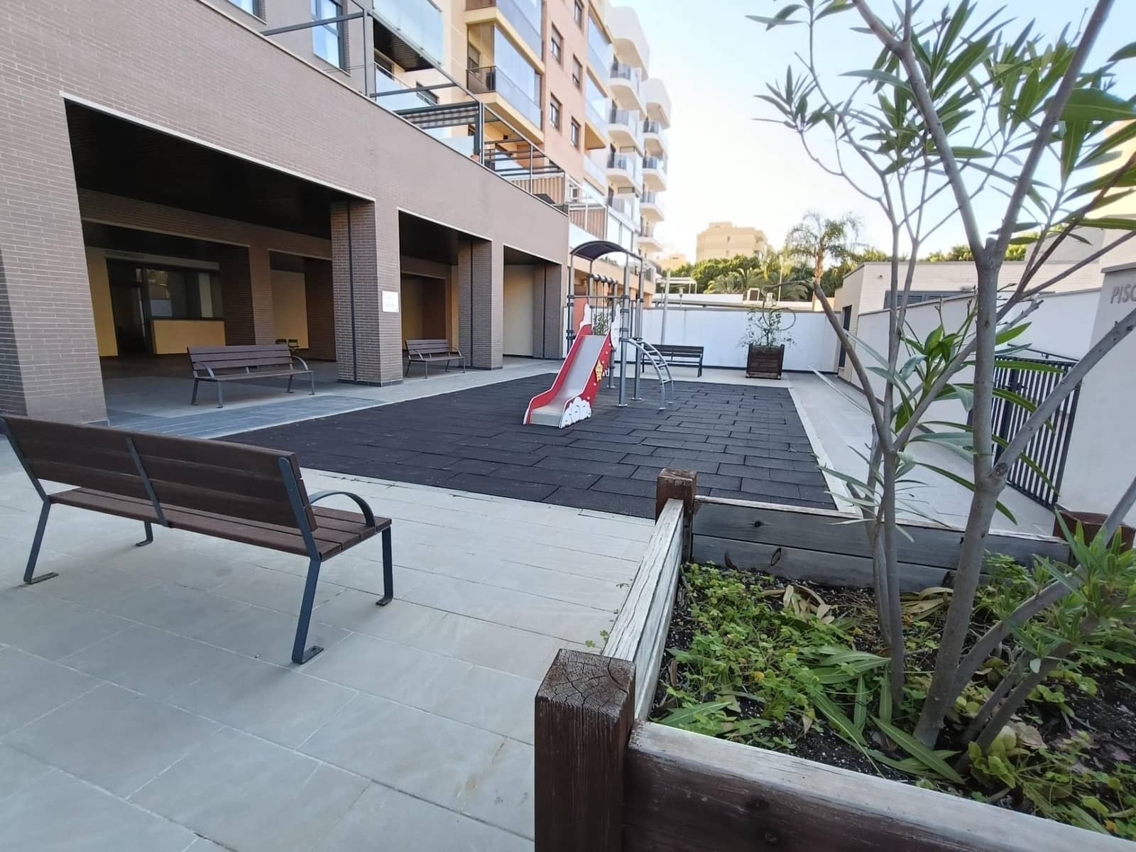 3 sypialnia Mieszkanie na sprzedaż w Miasto Malaga z basenem garażem - 725 000 € (Ref: 9720138)