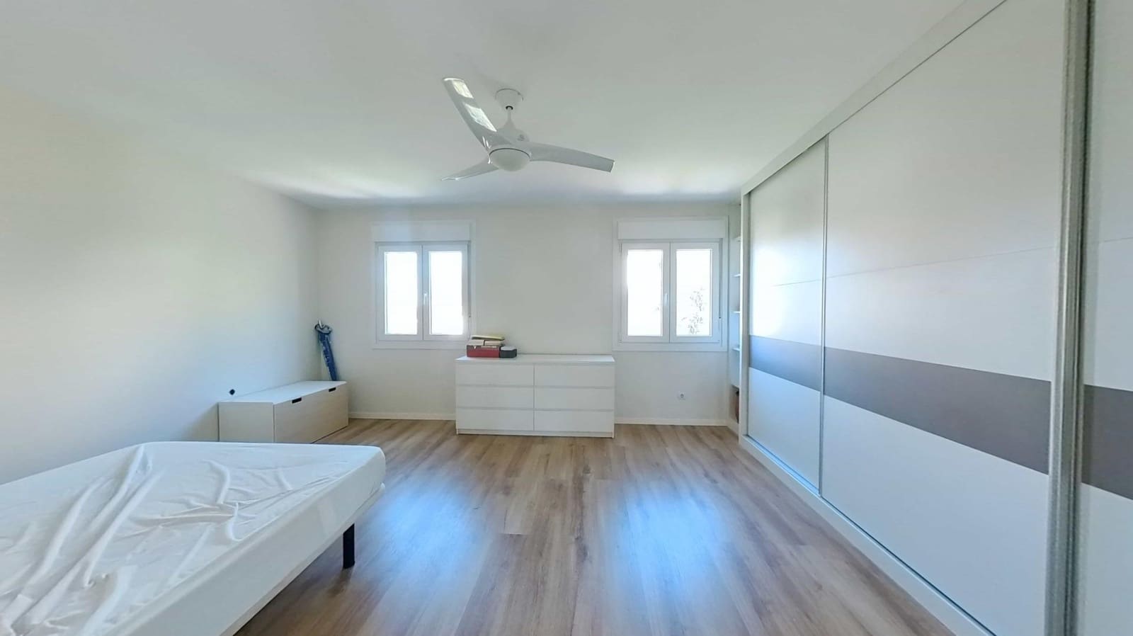 3 bedroom Penthouse for sale in Malaga city - € 550,000 (Ref: 9726790)