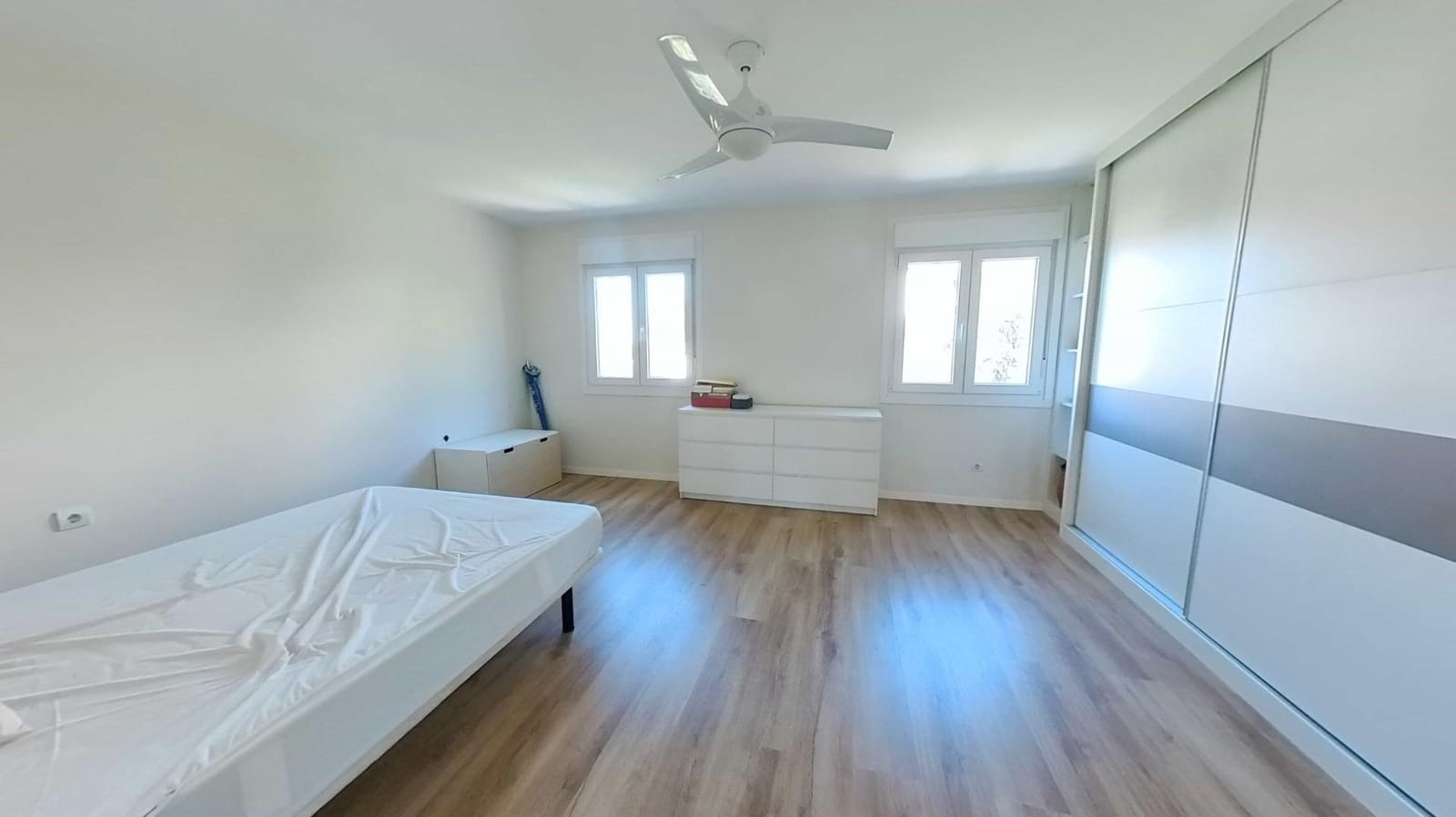 3 bedroom Penthouse for sale in Malaga city - € 550,000 (Ref: 9726790)