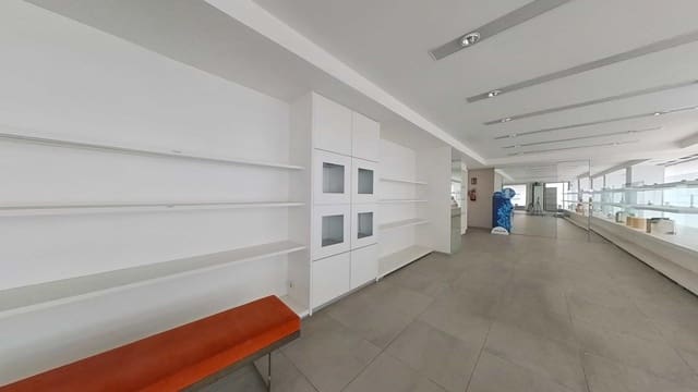 Commercial for rent in Málaga city - € 30,000 (Ref: 9735710)