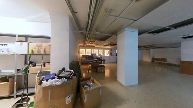 Commercial for rent in Málaga city - € 30,000 (Ref: 9735710)