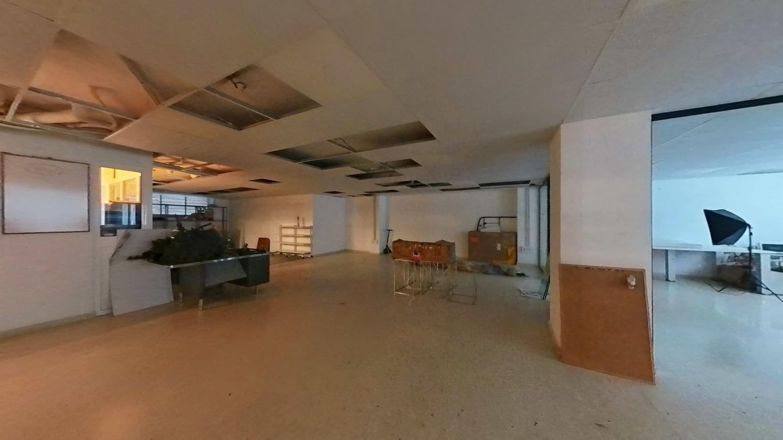 Commercial for rent in Malaga city - € 30,000 (Ref: 9735710)