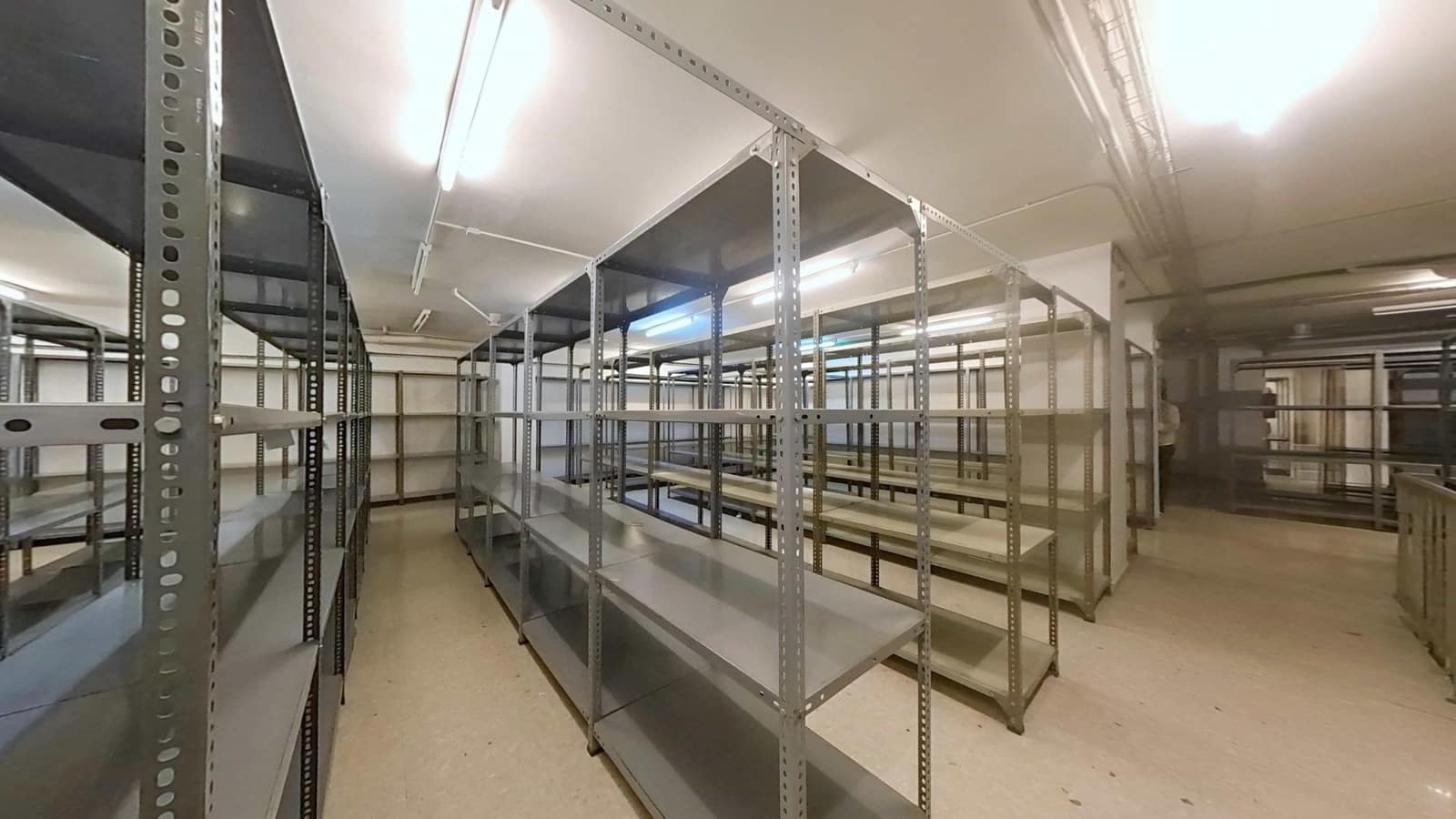 Commercial for rent in Malaga city - € 30,000 (Ref: 9735710)