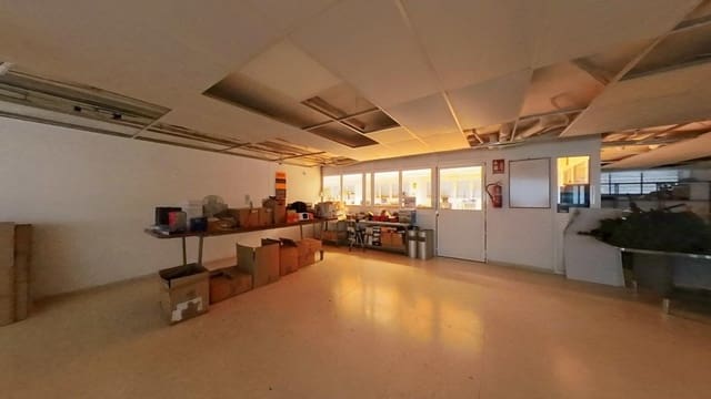 Commercial for rent in Málaga city - € 30,000 (Ref: 9735710)