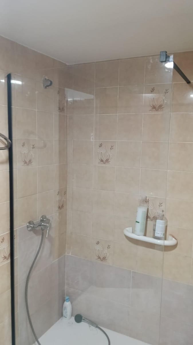 6 Zimmer Wohnung zu verkaufen in Malaga Stadt mit Garage - 450.000 € (Ref: 9735711)