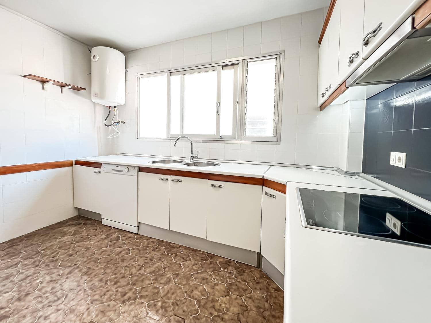 6 Zimmer Wohnung zu verkaufen in Malaga Stadt mit Garage - 450.000 € (Ref: 9735711)