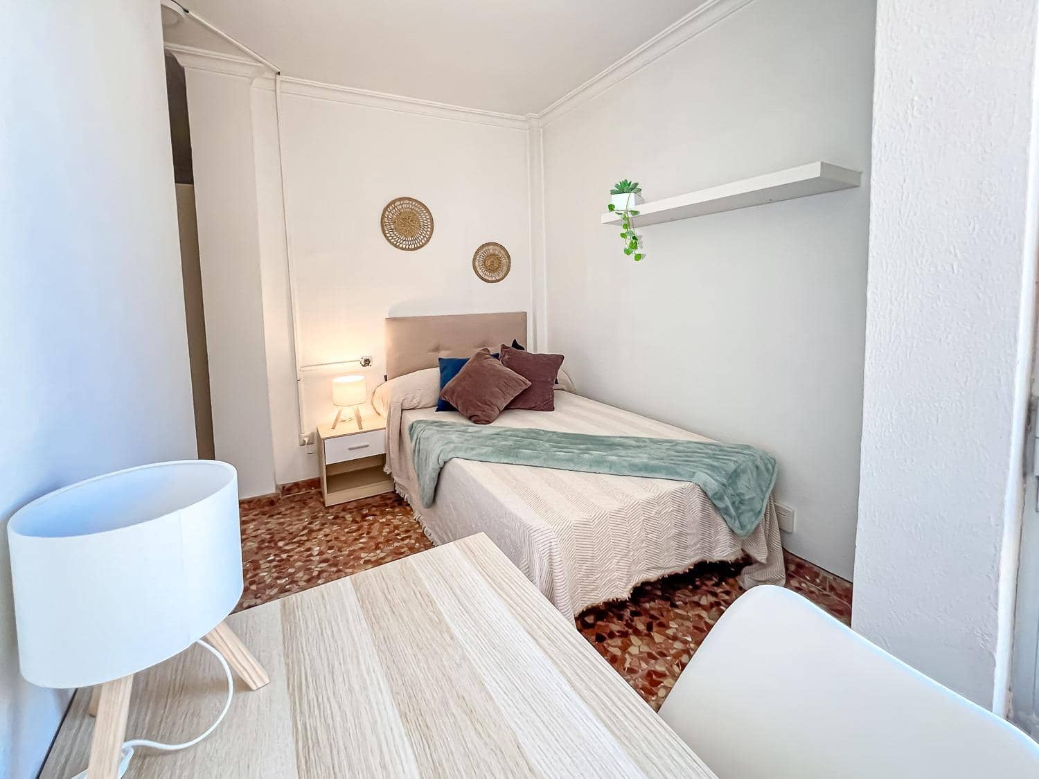 6 Zimmer Wohnung zu verkaufen in Malaga Stadt mit Garage - 450.000 € (Ref: 9735711)