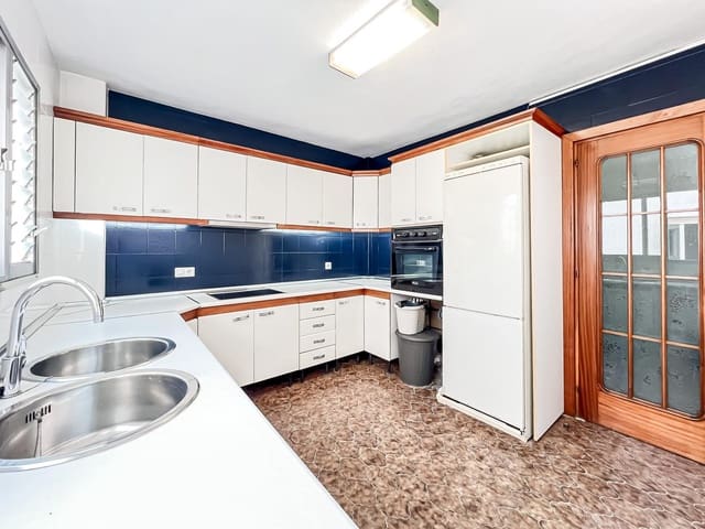 6 soveværelse Lejlighed til salg i Málaga by med garage - € 450.000 (Ref: 9735711)