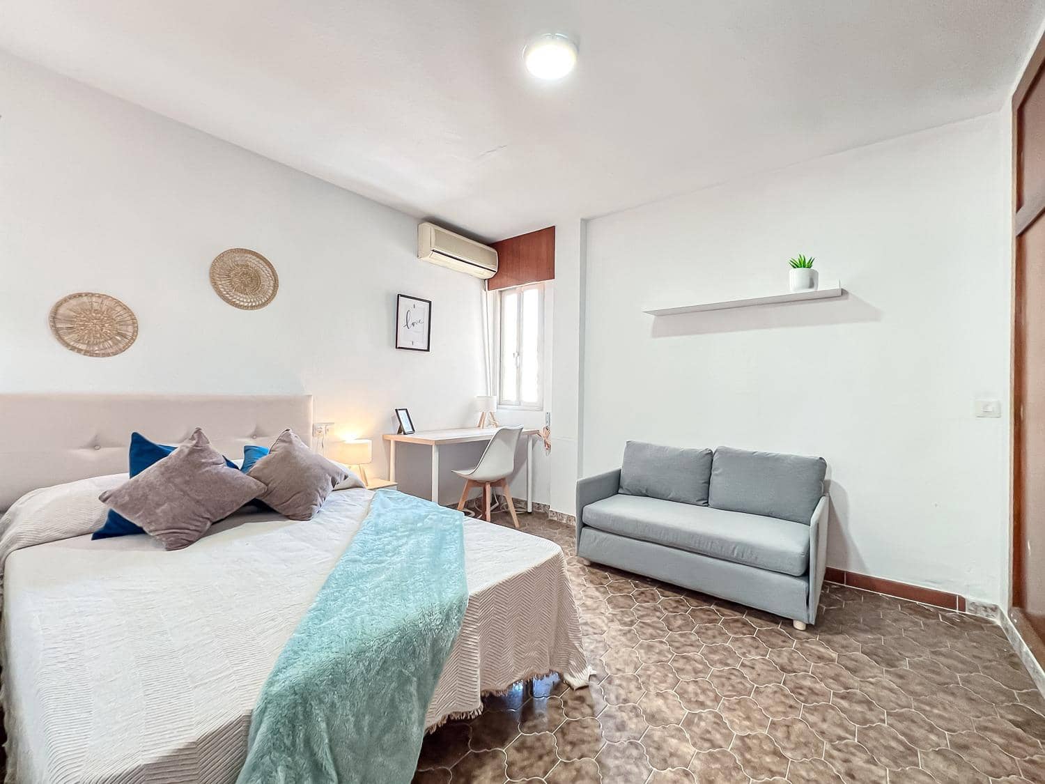 6 Zimmer Wohnung zu verkaufen in Malaga Stadt mit Garage - 450.000 € (Ref: 9735711)