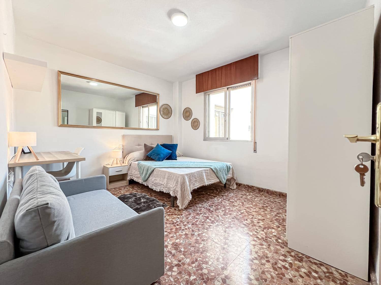 6 Zimmer Wohnung zu verkaufen in Malaga Stadt mit Garage - 450.000 € (Ref: 9735711)