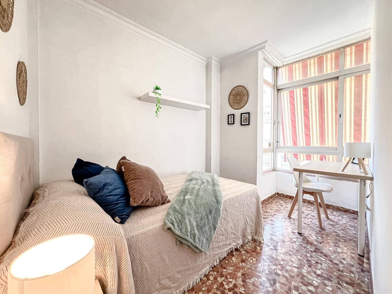 6 Zimmer Wohnung zu verkaufen in Malaga Stadt mit Garage - 450.000 € (Ref: 9735711)