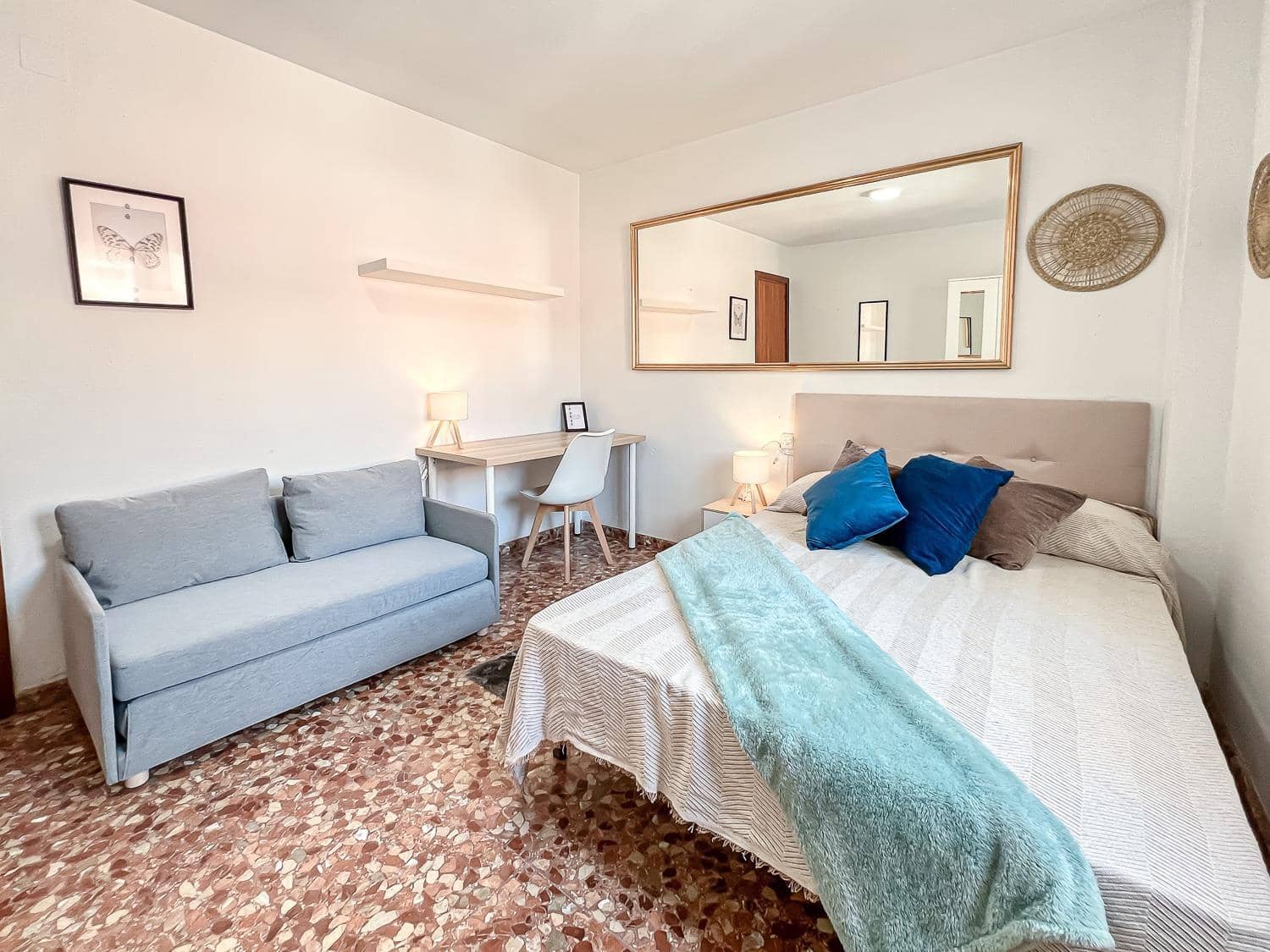 6 Zimmer Wohnung zu verkaufen in Malaga Stadt mit Garage - 450.000 € (Ref: 9735711)
