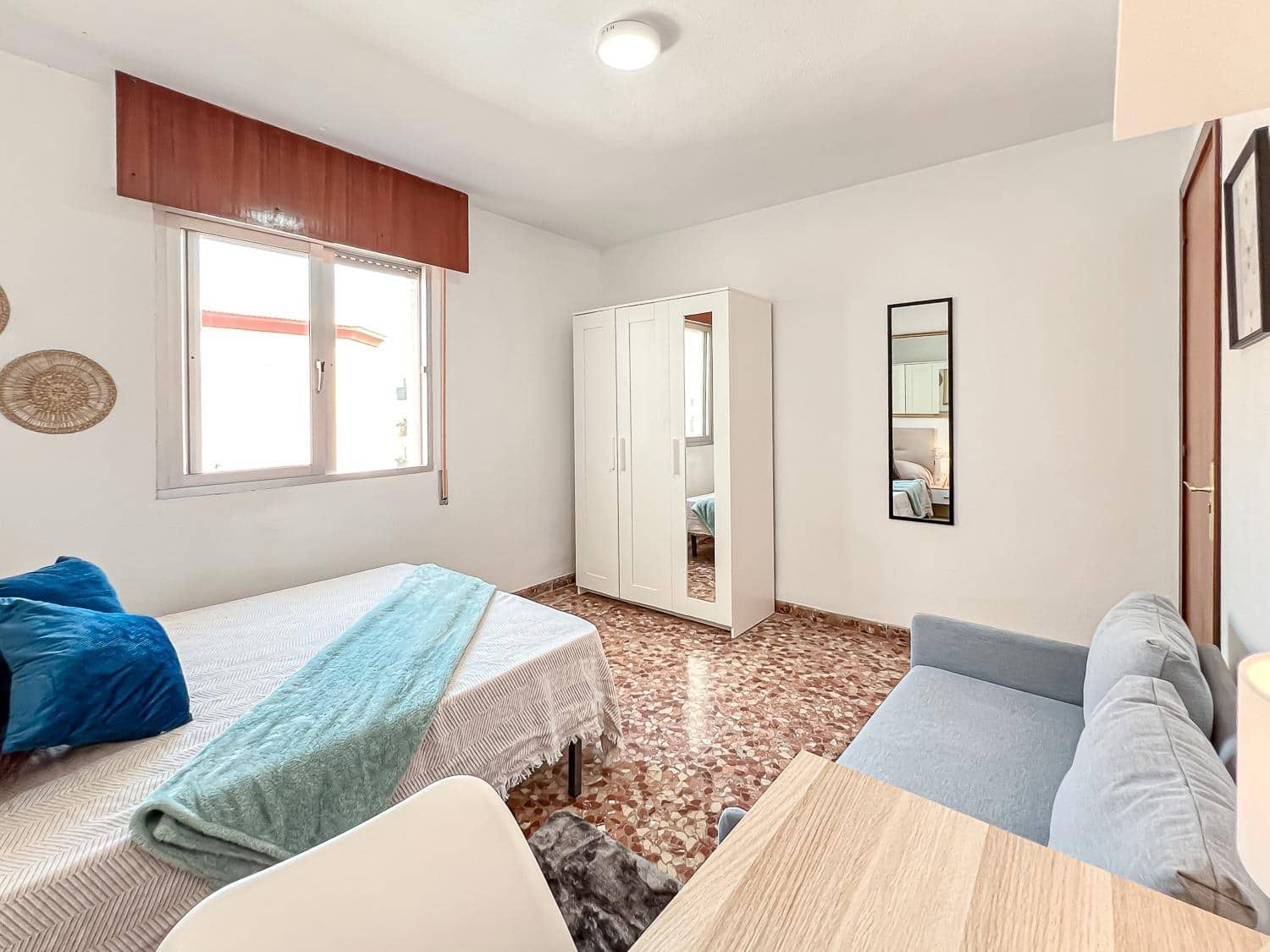 6 Zimmer Wohnung zu verkaufen in Malaga Stadt mit Garage - 450.000 € (Ref: 9735711)