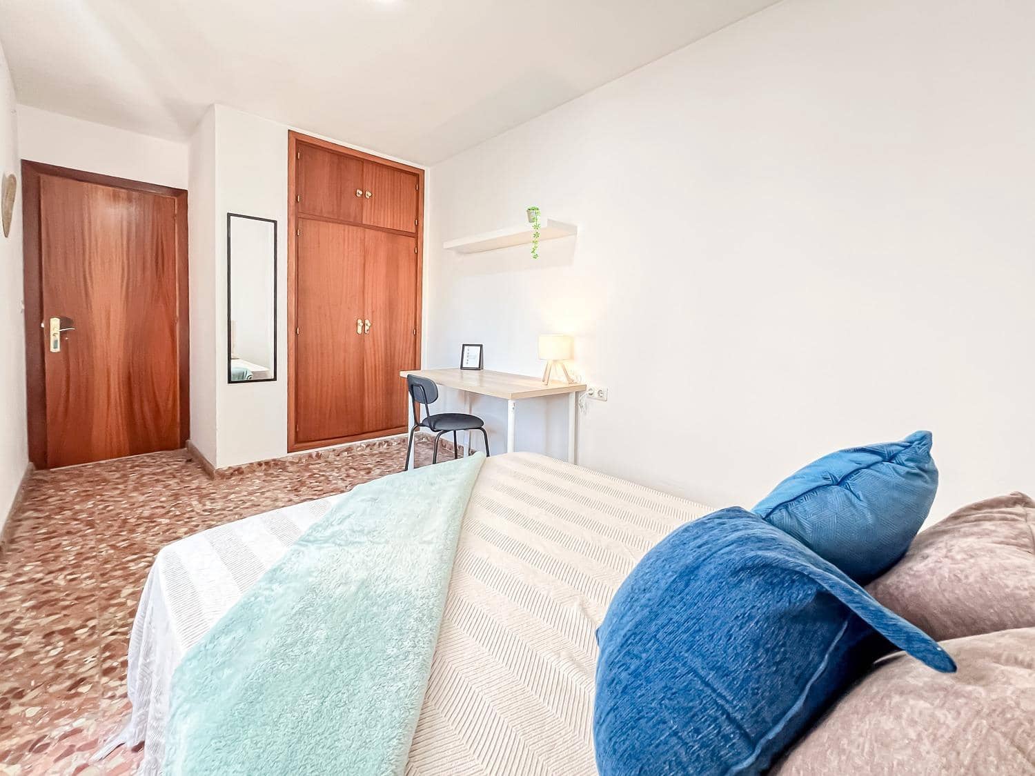 6 Zimmer Wohnung zu verkaufen in Malaga Stadt mit Garage - 450.000 € (Ref: 9735711)