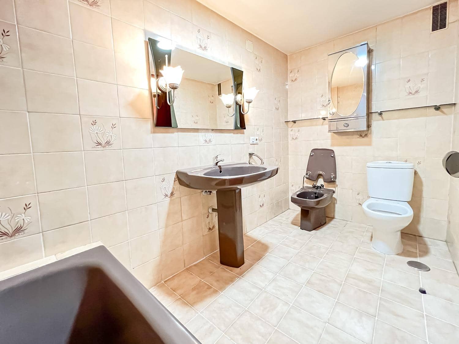 6 Zimmer Wohnung zu verkaufen in Malaga Stadt mit Garage - 450.000 € (Ref: 9735711)