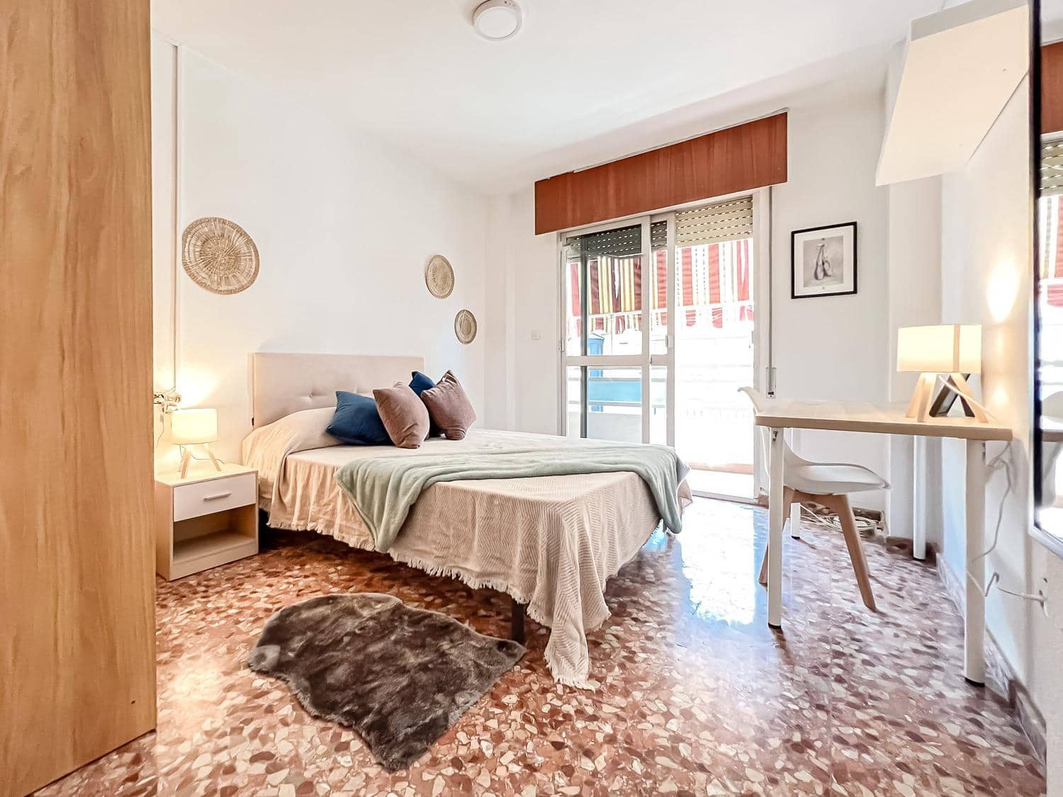 6 Zimmer Wohnung zu verkaufen in Malaga Stadt mit Garage - 450.000 € (Ref: 9735711)