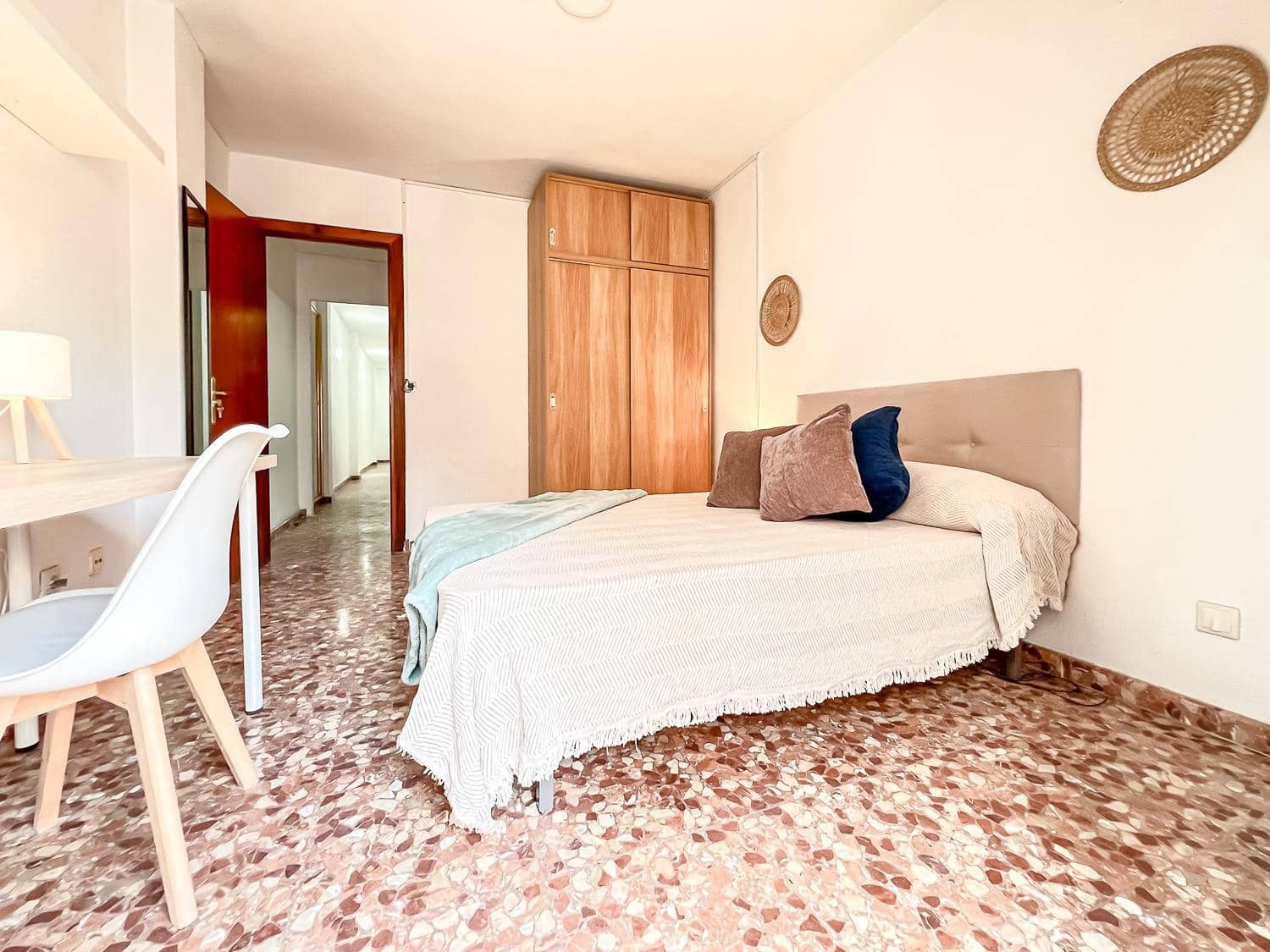 6 Zimmer Wohnung zu verkaufen in Malaga Stadt mit Garage - 450.000 € (Ref: 9735711)