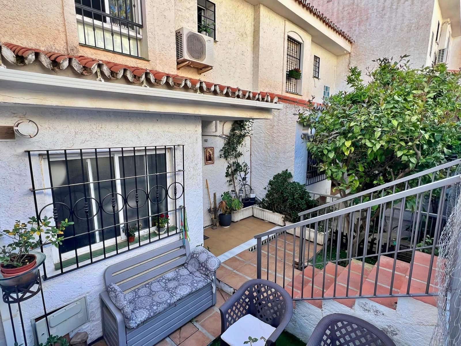 3 chambre Villa/Maison Mitoyenne à vendre à La Cala del Moral avec piscine - 399 000 € (Ref: 9748165)