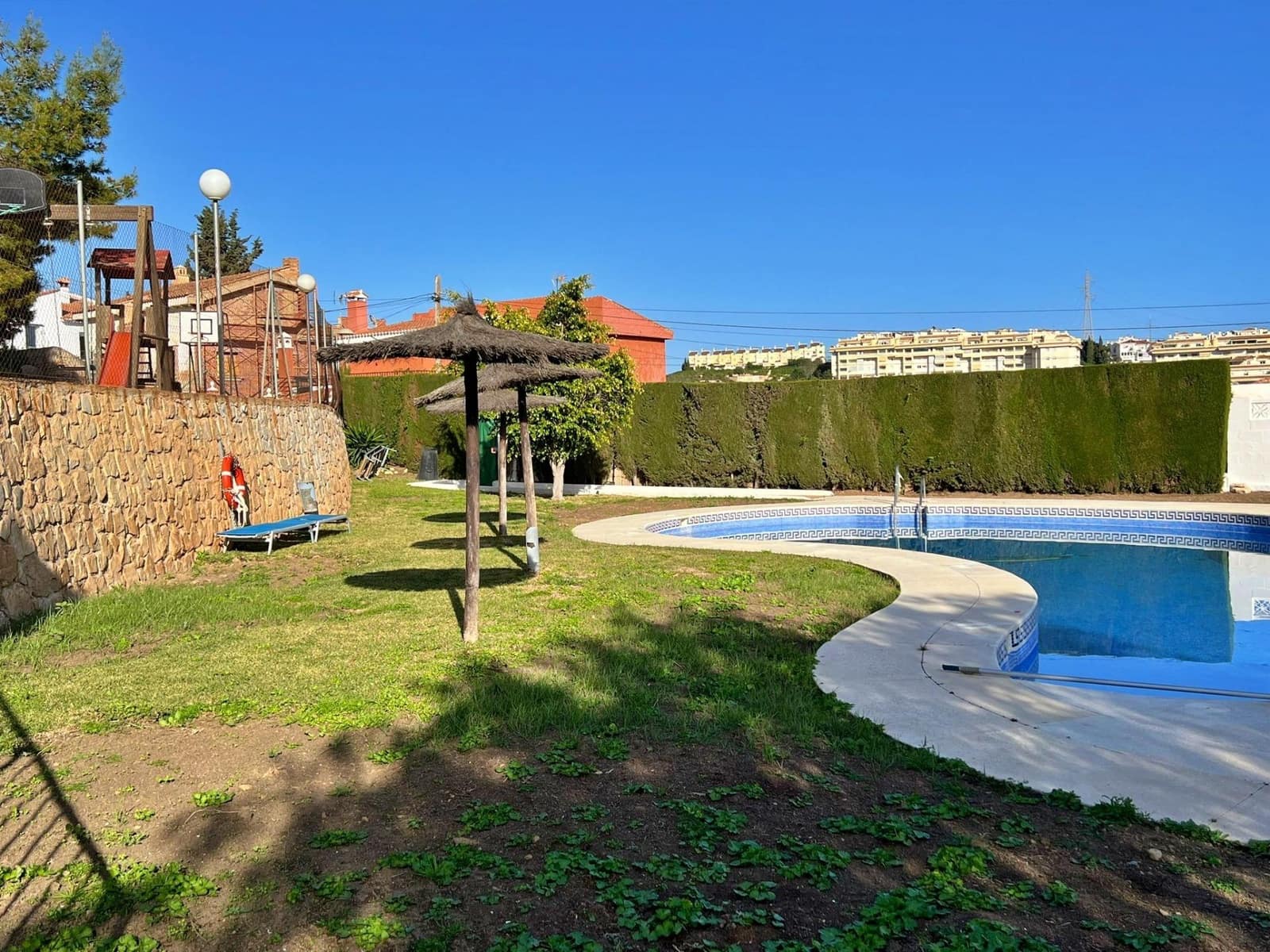 3 chambre Villa/Maison Mitoyenne à vendre à La Cala del Moral avec piscine - 399 000 € (Ref: 9748165)