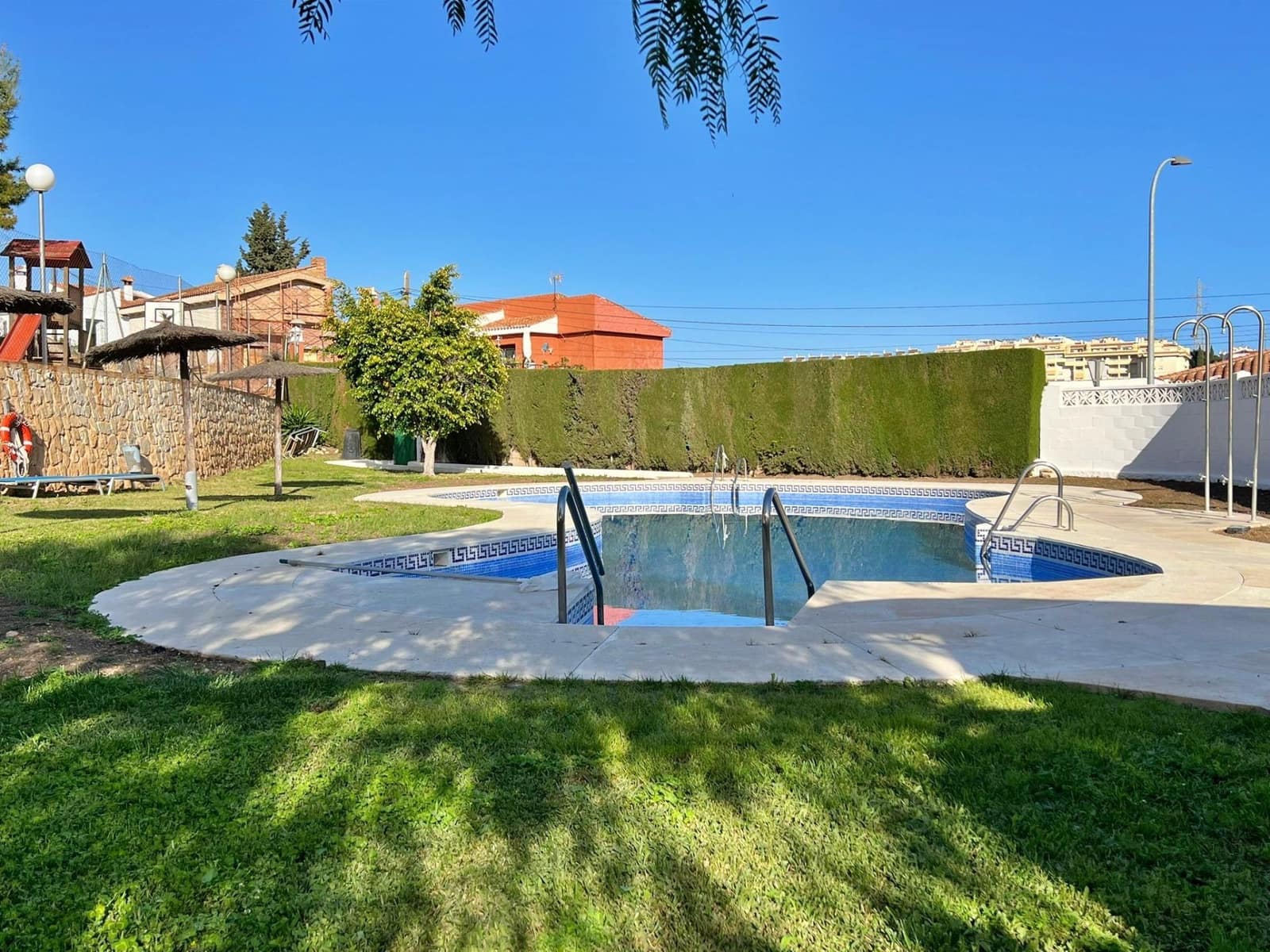 3 chambre Villa/Maison Mitoyenne à vendre à La Cala del Moral avec piscine - 399 000 € (Ref: 9748165)