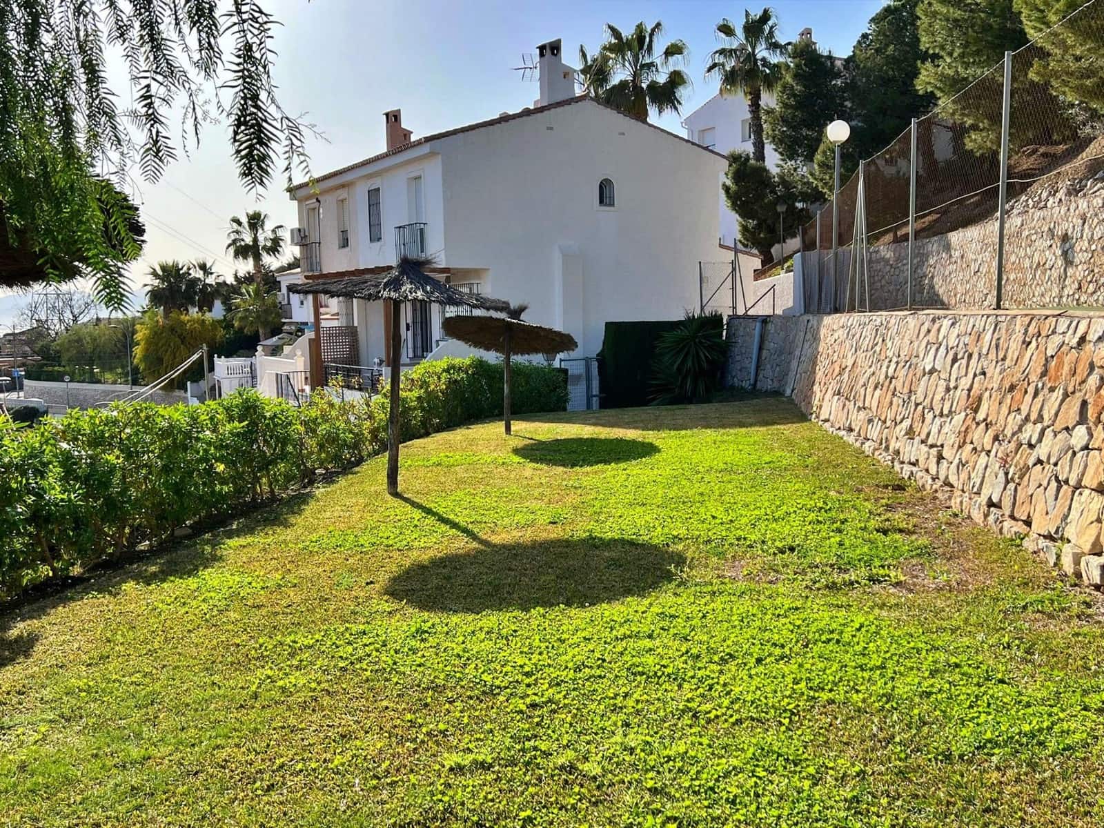 3 chambre Villa/Maison Mitoyenne à vendre à La Cala del Moral avec piscine - 399 000 € (Ref: 9748165)