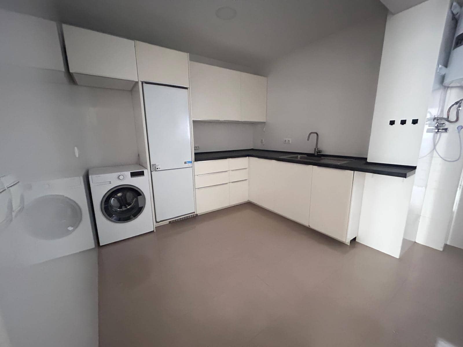 3 bedroom Flat for sale in Malaga city - € 300,000 (Ref: 9788727)