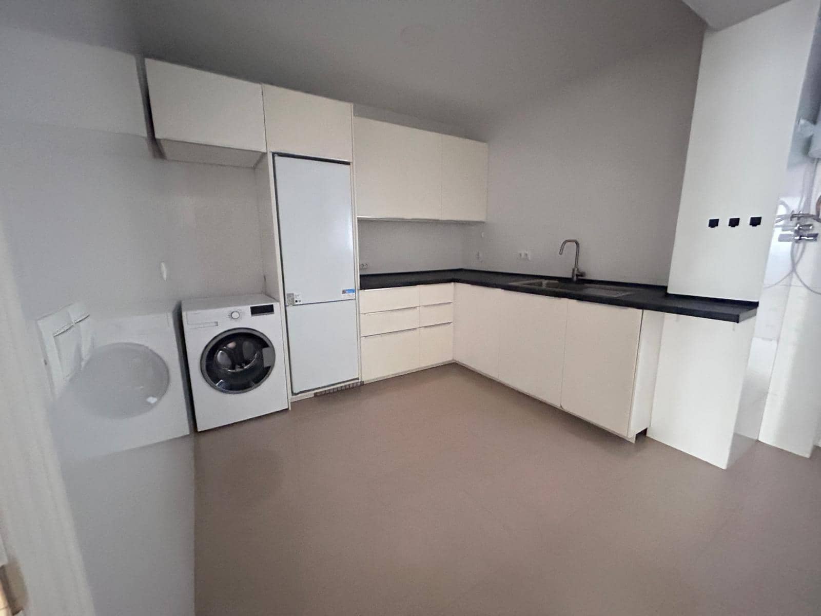 3 bedroom Flat for sale in Malaga city - € 300,000 (Ref: 9788727)