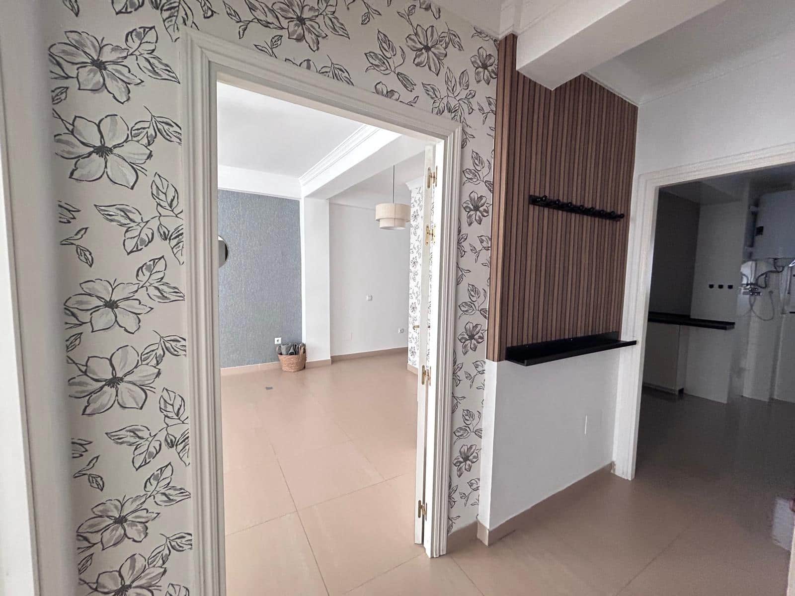 3 bedroom Flat for sale in Malaga city - € 300,000 (Ref: 9788727)