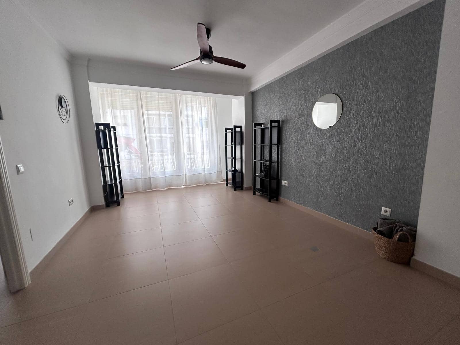 3 bedroom Flat for sale in Malaga city - € 300,000 (Ref: 9788727)