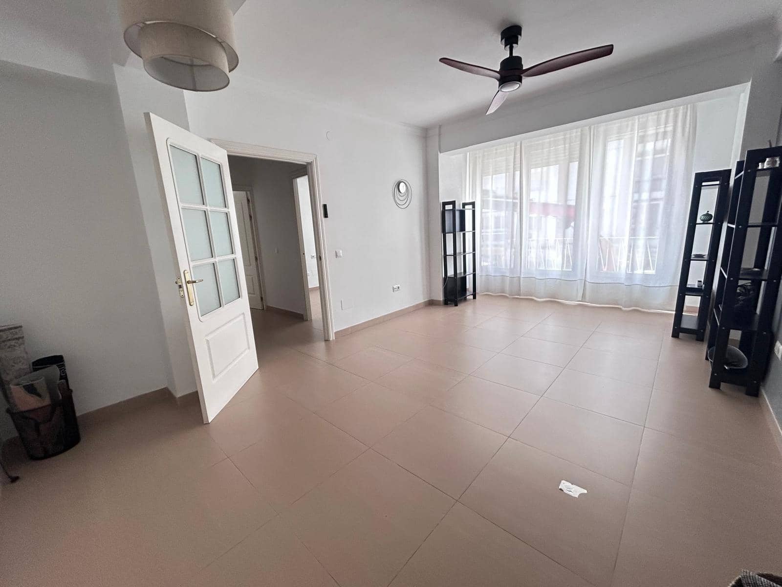 3 bedroom Flat for sale in Malaga city - € 300,000 (Ref: 9788727)