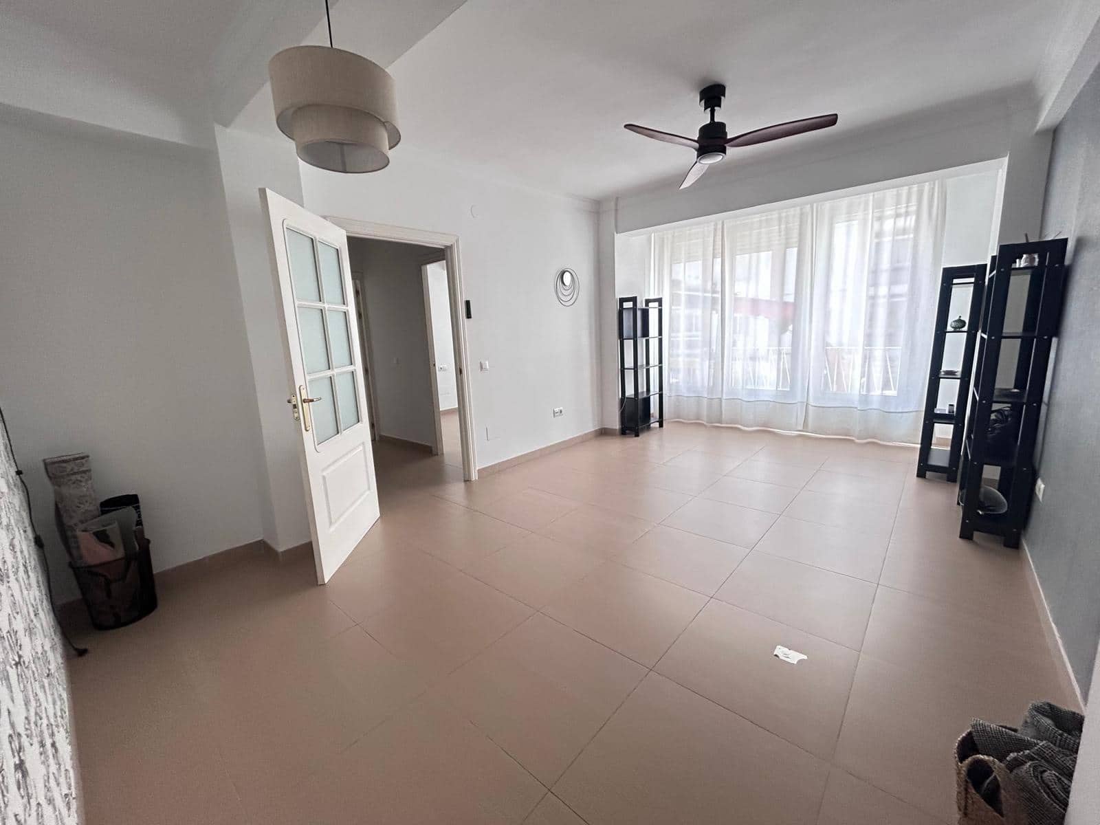 3 bedroom Flat for sale in Malaga city - € 300,000 (Ref: 9788727)