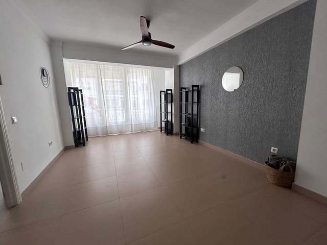 3 bedroom Flat for sale in Los Castillejos, Málaga city - € 300,000 (Ref: 9788727)