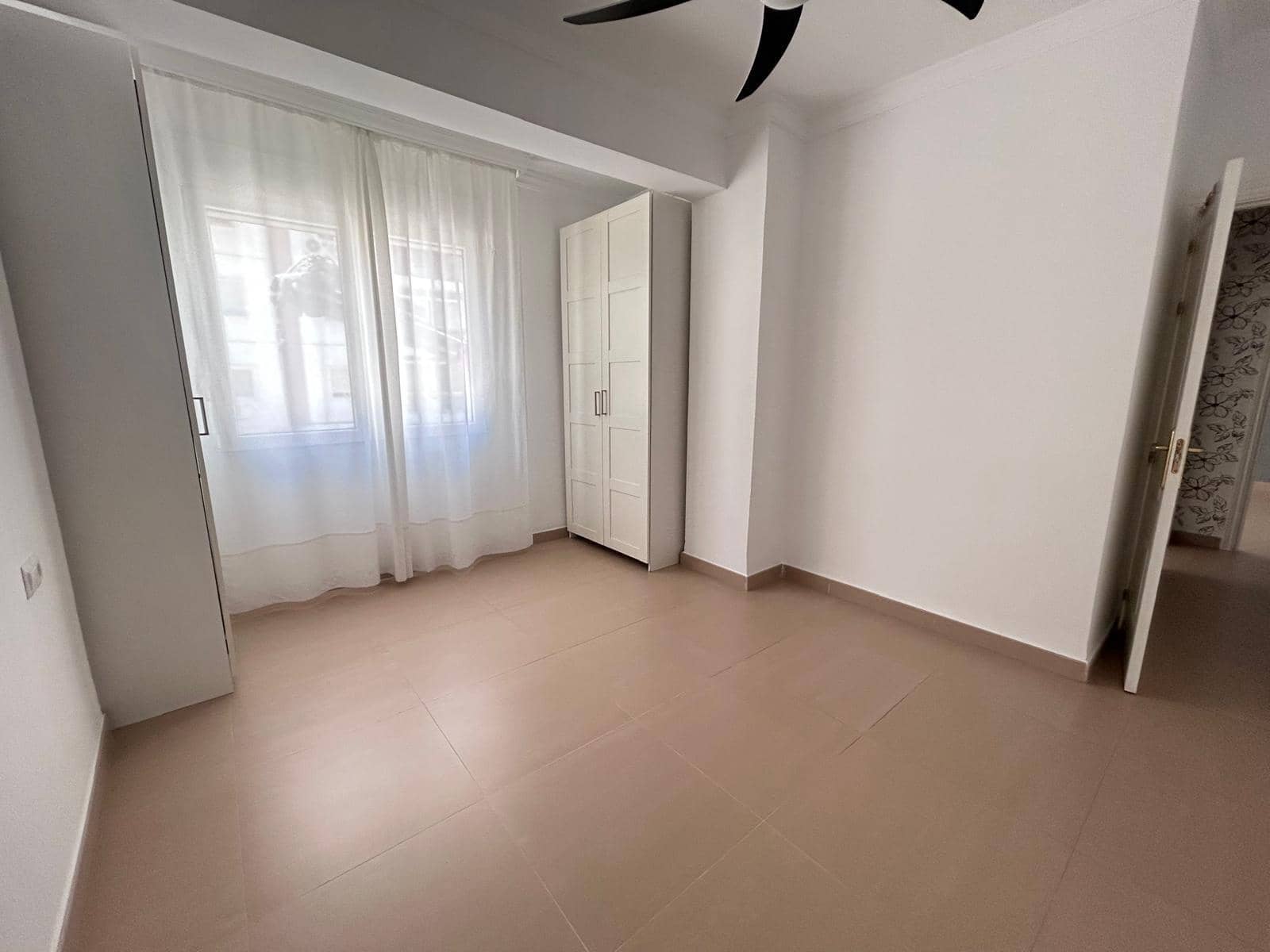 3 bedroom Flat for sale in Malaga city - € 300,000 (Ref: 9788727)