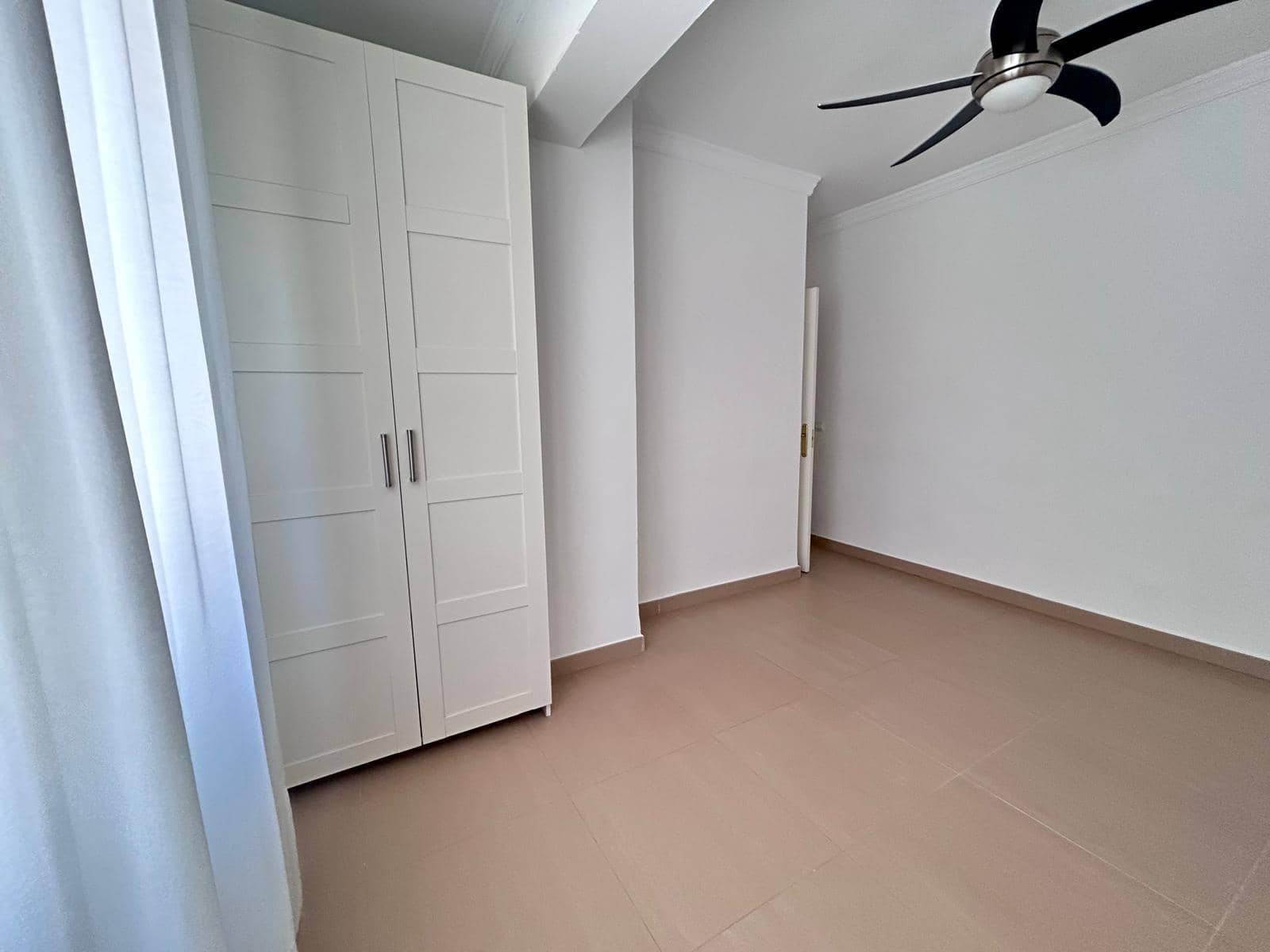 3 bedroom Flat for sale in Malaga city - € 300,000 (Ref: 9788727)