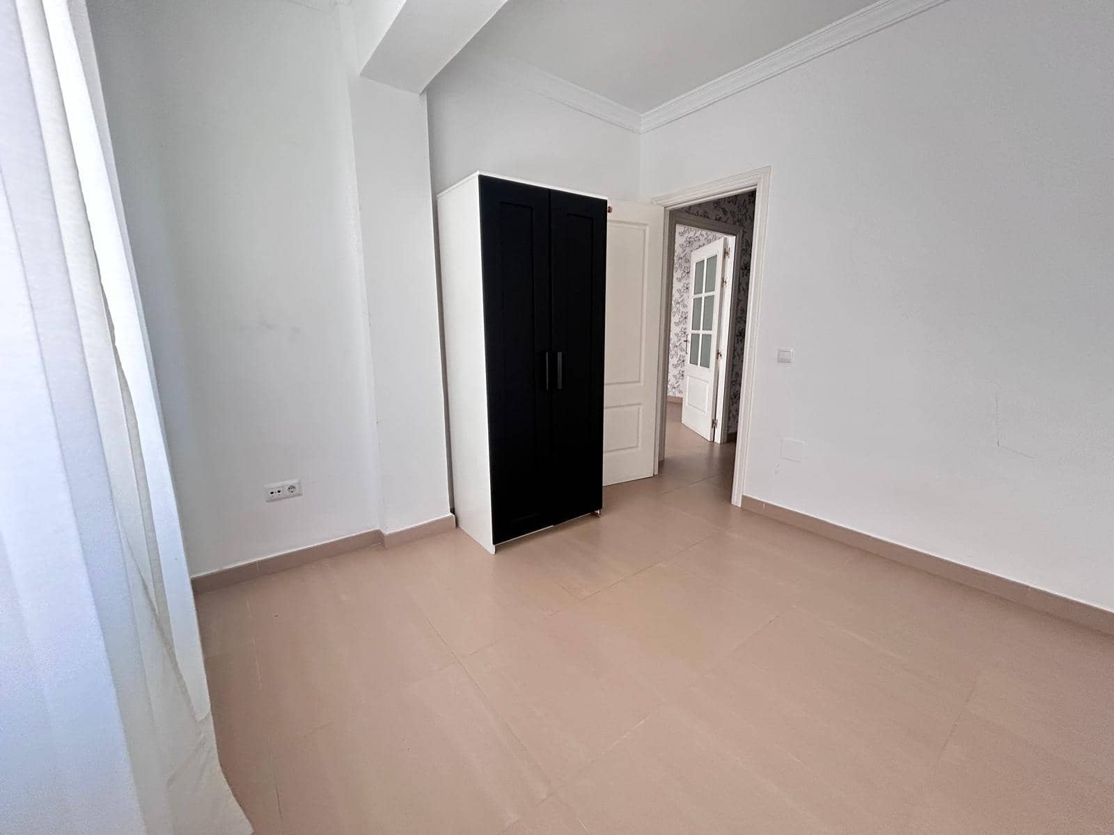 3 bedroom Flat for sale in Malaga city - € 300,000 (Ref: 9788727)