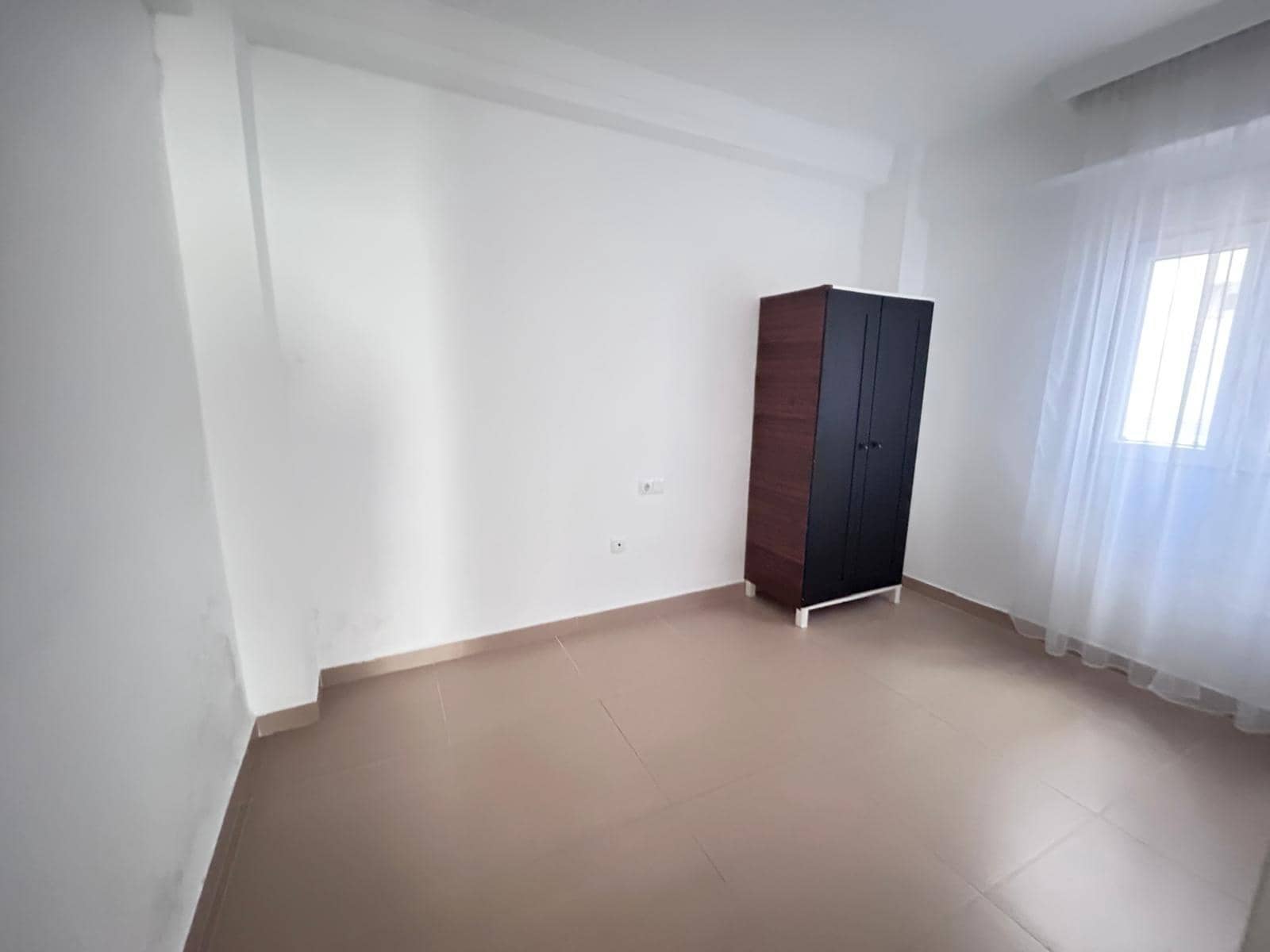 3 bedroom Flat for sale in Malaga city - € 300,000 (Ref: 9788727)