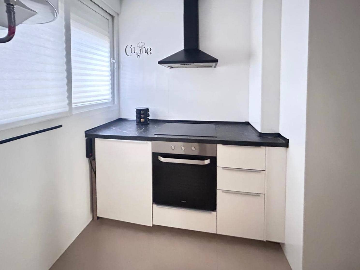 3 sypialnia Mieszkanie na sprzedaż w Miasto Malaga - 300 000 € (Ref: 9788727)