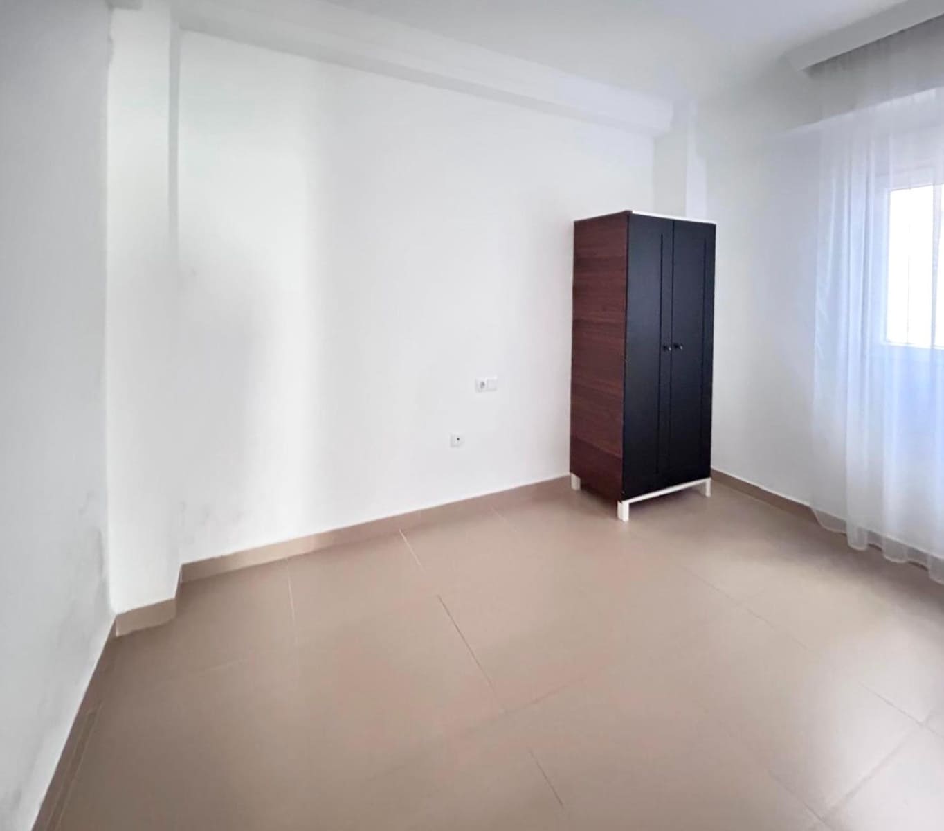 3 sypialnia Mieszkanie na sprzedaż w Miasto Malaga - 300 000 € (Ref: 9788727)