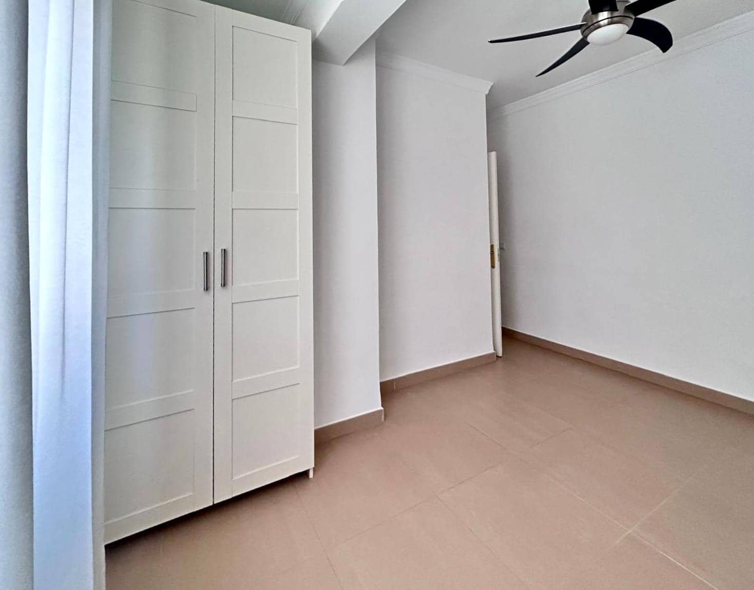 3 sypialnia Mieszkanie na sprzedaż w Miasto Malaga - 300 000 € (Ref: 9788727)