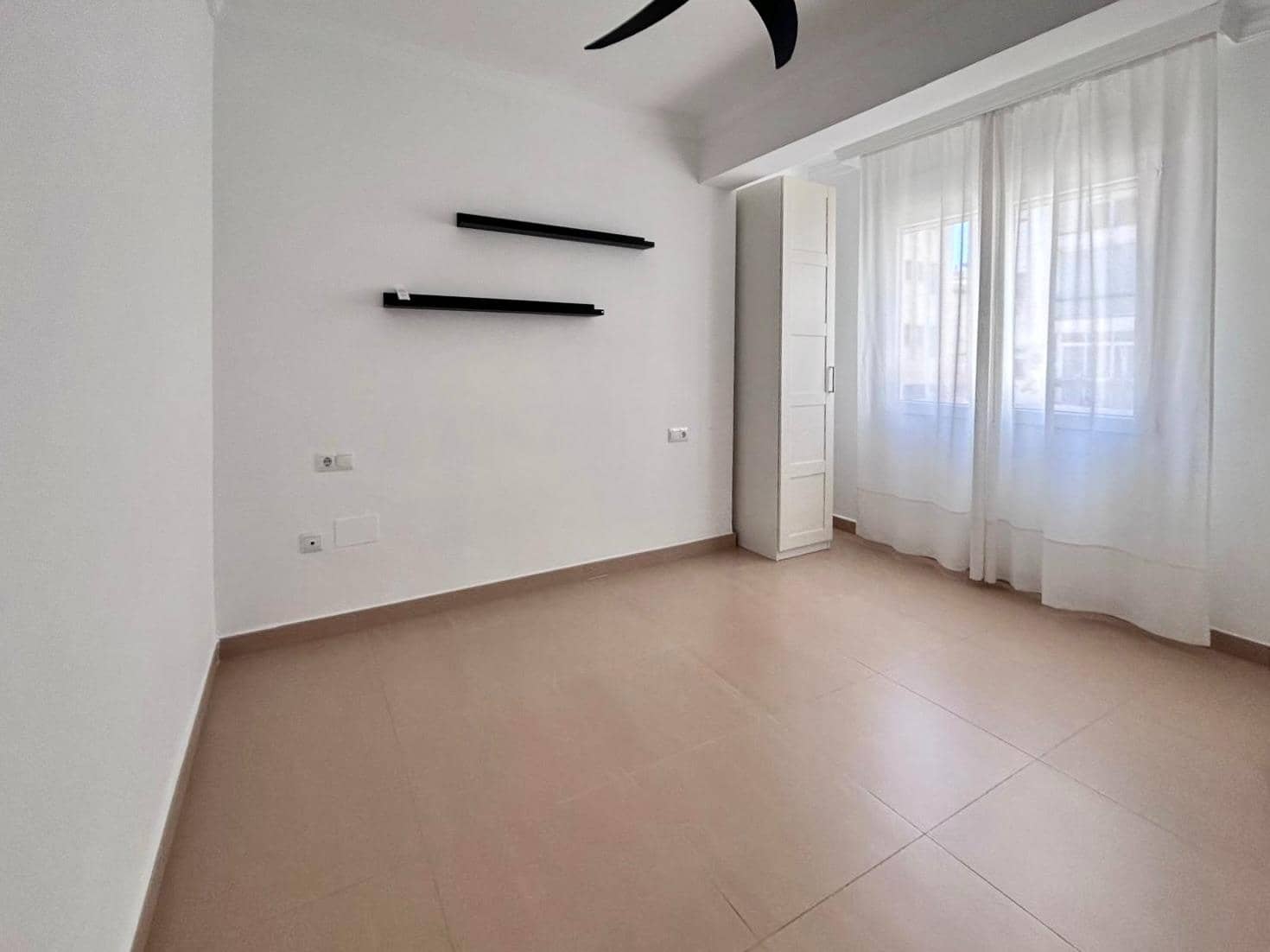 3 sypialnia Mieszkanie na sprzedaż w Miasto Malaga - 300 000 € (Ref: 9788727)