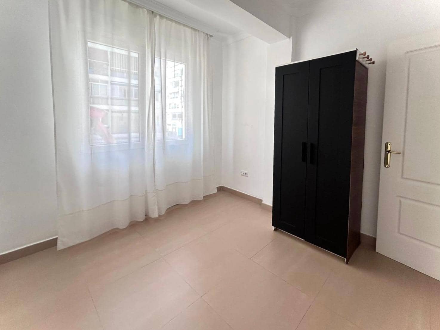 3 sypialnia Mieszkanie na sprzedaż w Miasto Malaga - 300 000 € (Ref: 9788727)