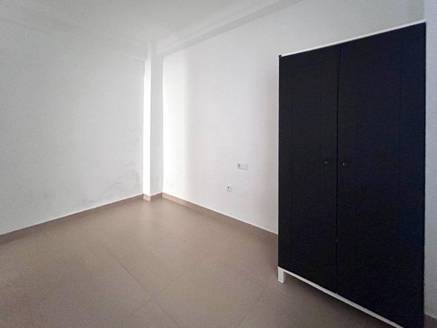 3 sypialnia Mieszkanie na sprzedaż w Miasto Malaga - 300 000 € (Ref: 9788727)