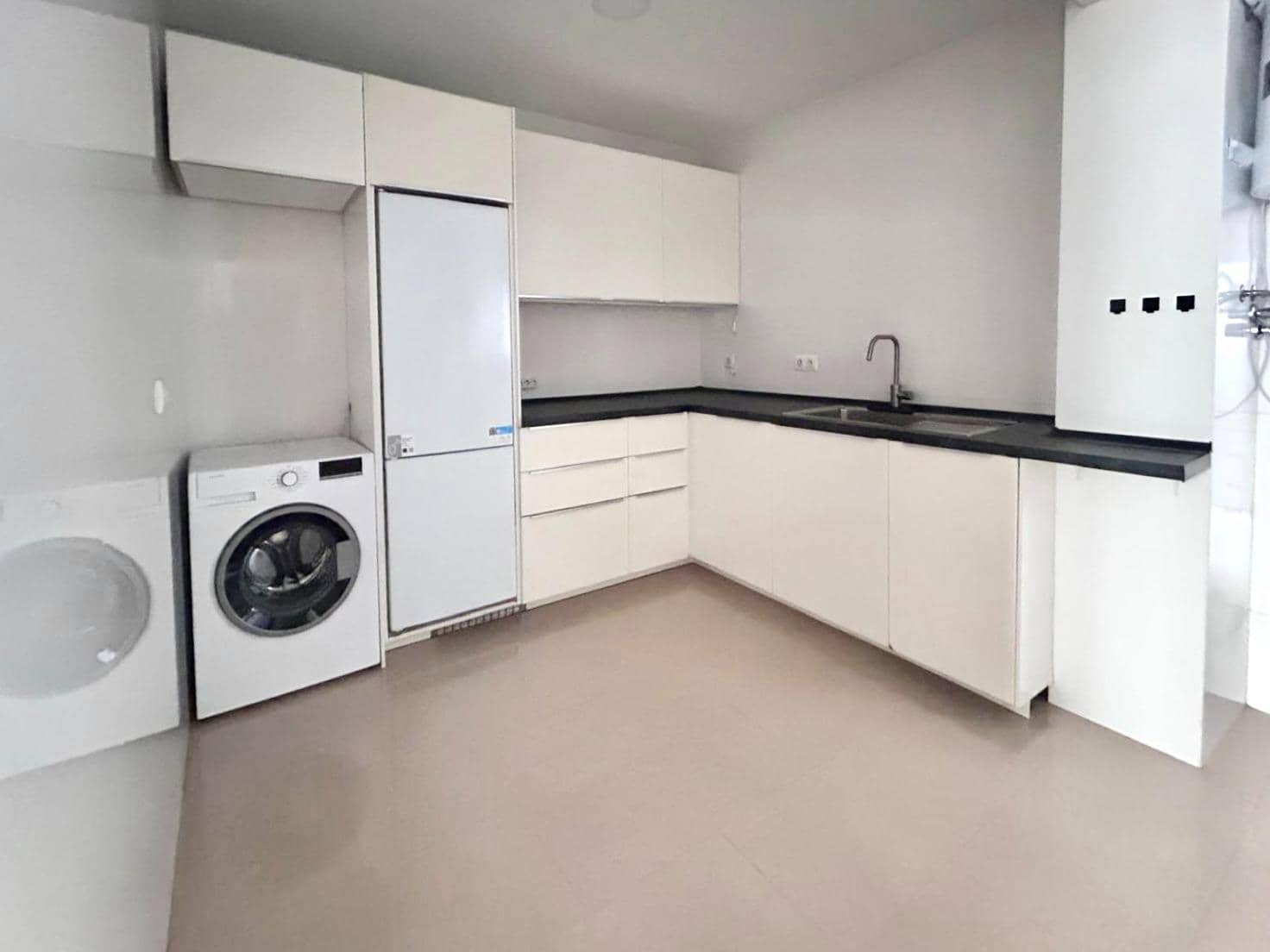3 soveværelse Lejlighed til salg i Malaga by - € 290.000 (Ref: 9788727)