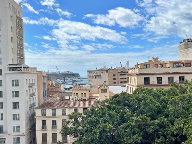 Kontor til leie i Centro Historico, Málaga by - € 1 300 (Ref: 9831687)