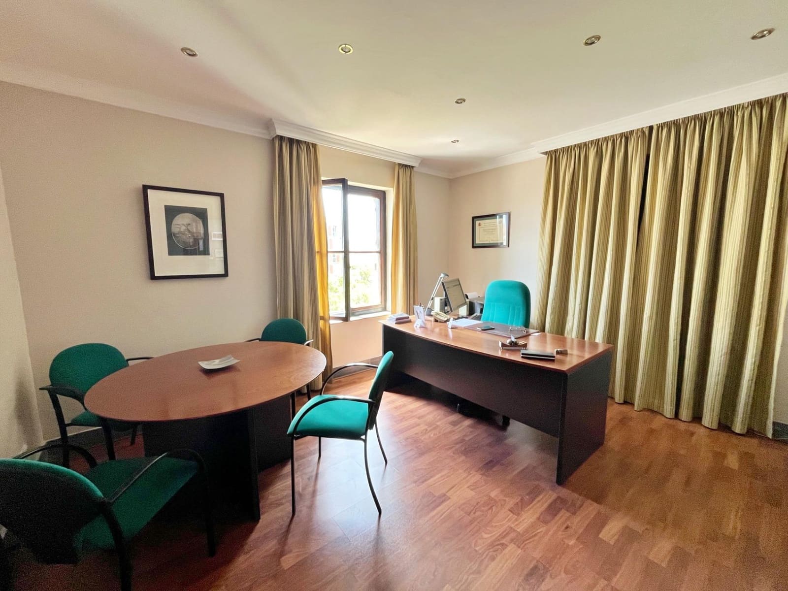 Biuro do wynajęcia w Miasto Malaga - 1 200 € (Ref: 9831687)