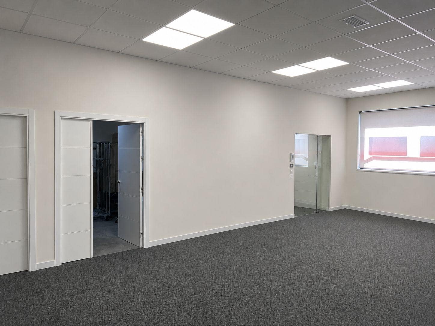 Kommersiell til leie i Malaga by - € 1 800 (Ref: 9833852)