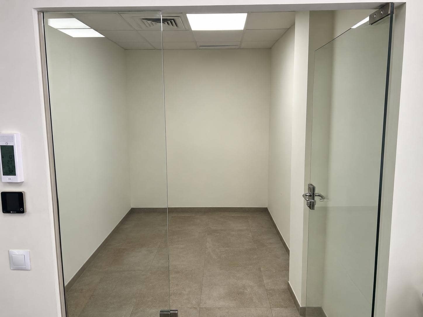 Kommersiell til leie i Malaga by - € 1 800 (Ref: 9833852)