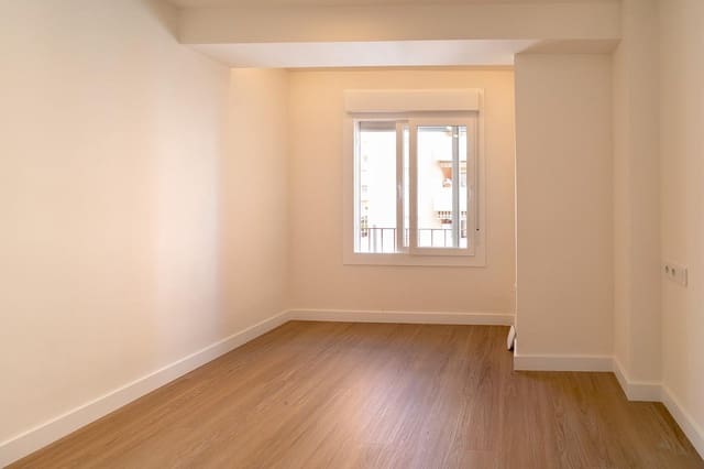 2 bedroom Flat for sale in Cristo de la Epidemia, Málaga city - € 338,500 (Ref: 9865371)