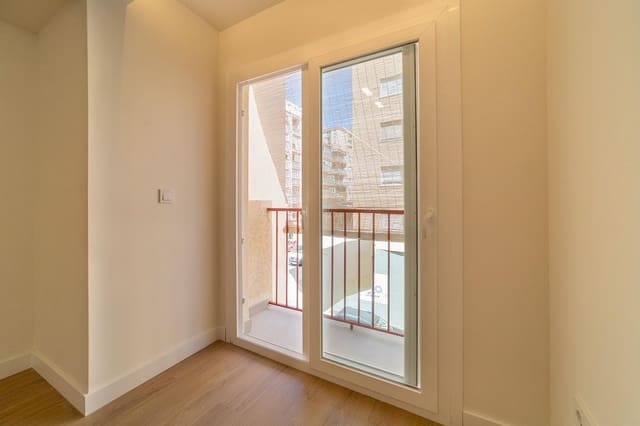 2 bedroom Flat for sale in Cristo de la Epidemia, Málaga city - € 338,500 (Ref: 9865371)